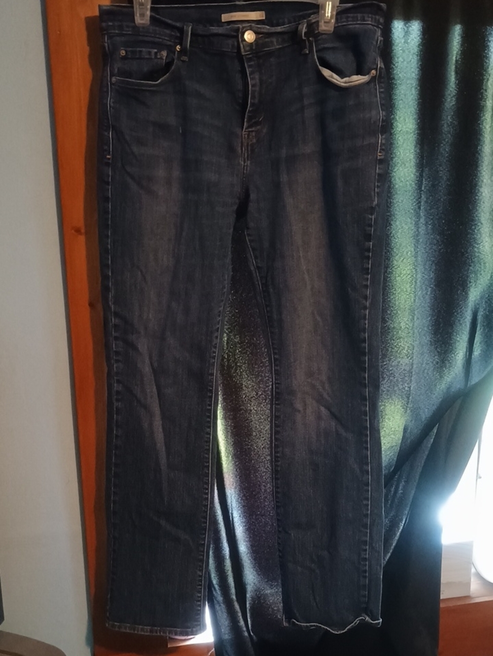 Women's Straight-Leg Jeans in Dark Blue